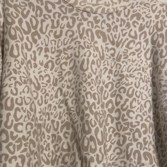 Time and Tru Cheetah sweatshirt with balloon sleeves - Picture 2 of 5